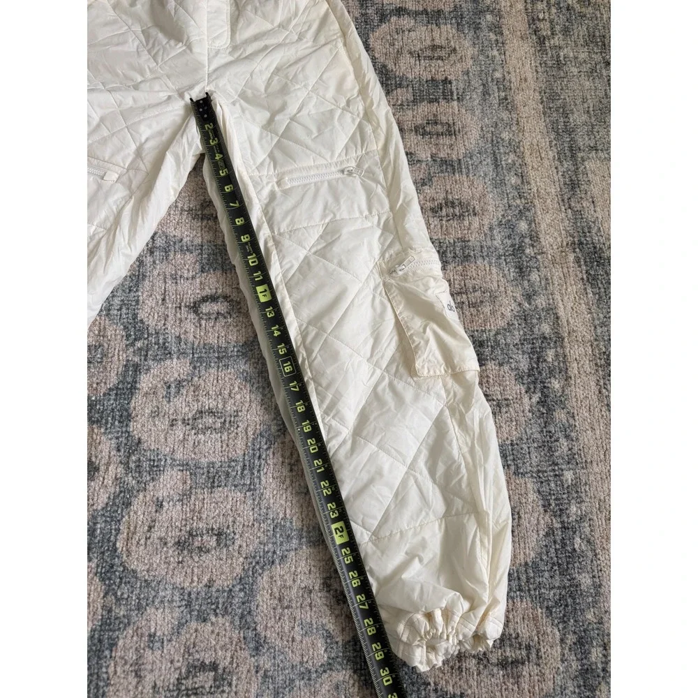 Alo Yoga High-Waist Snowrider Puffer‎ Pants in Ivory Size XS Pristine Condition